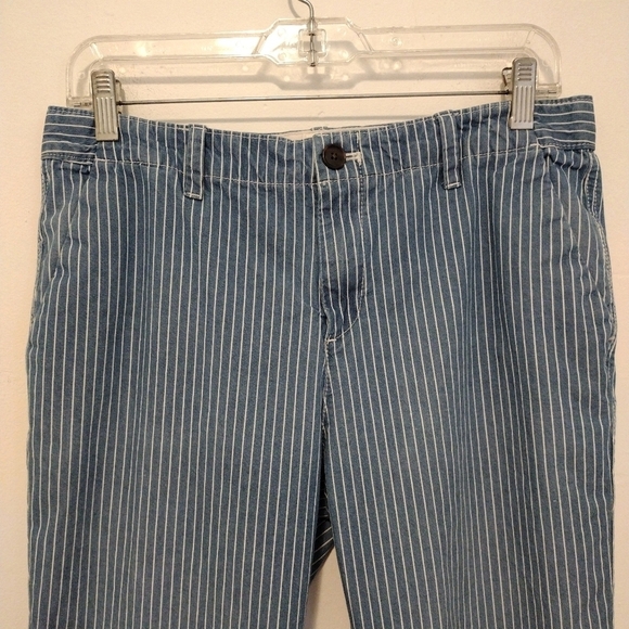 Gap - Striped Slim Boyfriend Chino Crop Pants - Picture 2 of 13